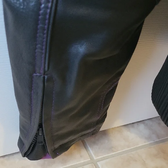 Harley-Davidson Black Leather Jacket with Purple Embroidery - Picture 6 of 6